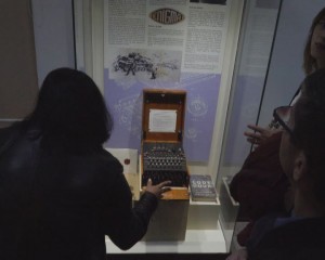 “ENIGMA”, PENTRU PRIMA DATA EXPUSĂ LA BUZĂU. A FOST ARMA SECRETĂ A NEMŢILOR