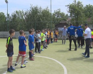 BUZĂUL ÎȘI IA FOTBALIȘTI DE LA ȚARĂ. ZECI DE COPII PREZENȚI LA SELECȚIA ORGANIZATĂ DE FRF