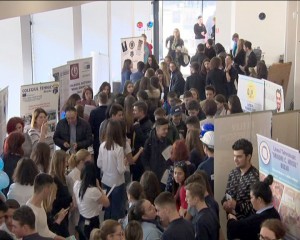 5 LICEE CU TITLUL DE “ŞCOALĂ EUROPEANĂ”: “ARTE”, “PEDAGOGIC”, “MESERII ŞI SERVICII”, “ECONOMIC”, “MOISIL”
