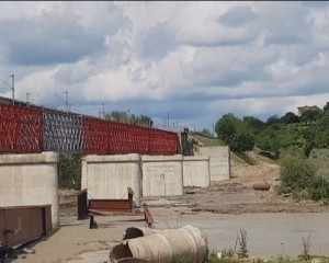 ŞANTIERUL DE LA VADU PAŞII, LUAT DE APĂ. CONSTRUCTORUL ANUNŢĂ O ÎNTÂRZIERE DE CEL PUŢIN UN AN