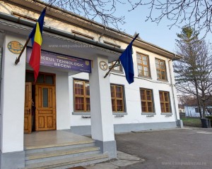 CLASĂ FORMATĂ, DIRECTOR “DEMISIONAT”. SCANDALUL DE LA LICEUL BECENI VA CONTINUA