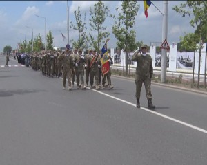 OMAGIU EROILOR NEAMULUI. CEREMONIE MILITARĂ ŞI RELIGIOASĂ LA CIMITIRUL EROILOR