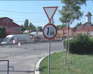 TONAJ MARE PE PODUL MARGHILOMAN. AUTOBUZELE AVEAU CALE LIBERĂ
