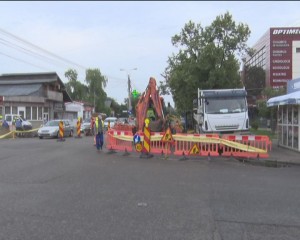 ŞANTIER ÎN CEA MAI AGLOMERATĂ INTERSECŢIE DIN MICRO XIV. COMPANIA DE GAZE INTRODUCE O REŢEA SECUNDARĂ