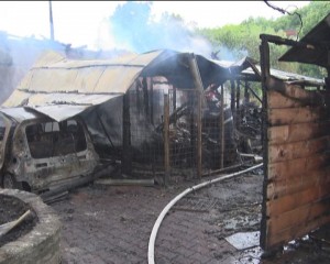 INCENDIU LA MONTEORU. PRINTRE PĂGUBIŢI, UN FOST PRIMAR AL MUNICIPIULUI BUZĂU