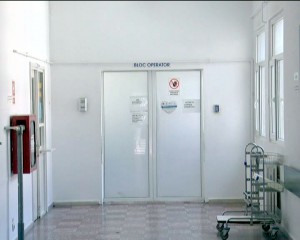 SITUAŢIE INCREDIBILĂ LA BLOCUL OPERATOR! APARATURĂ NOUĂ, NEFOLOSITĂ DIN CAUZA SISTĂRII LUCRĂRILOR