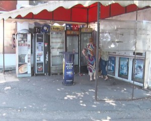 SPAŢIILE COMERCIALE ABANDONATE, O PROBLEMĂ. AUTORITĂŢILE CER SPRIJINUL CETĂŢENILOR