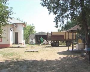 CRUCEA ROȘIE, ÎN CASĂ NOUĂ. VOLUNTARII MUNCESC PENTRU AMENAJARE