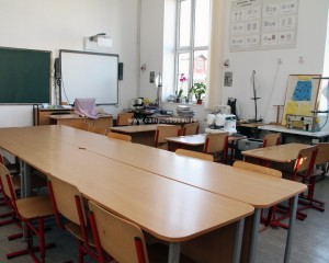 RECORD DE CLASE NEOCUPATE, LA PROFESIONAL. SUTE DE ELEVI BUZOIENI NU CONTINUĂ STUDIILE