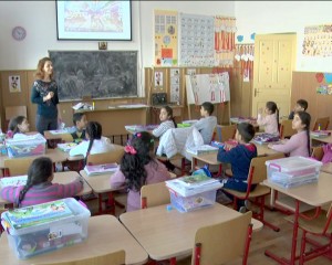 SANDVICIURI PENTRU ELEVII DE LA ȘCOALA NR. 14. PESTE 500 DE COPII VOR AVEA SUPORT ALIMENTAR