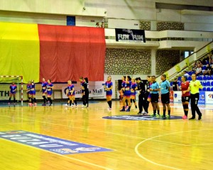 DEBUT FĂRĂ EMOŢII, ÎN LIGA FLORILOR. HANDBALISTELE DE LA GLORIA AU TRECUT DE UNIVERSITATEA CLUJ