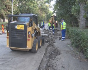 ASFALT PENTRU ELEVI. DOUĂ STRĂZI VOR FI ASFALTATE PÂNĂ LUNI