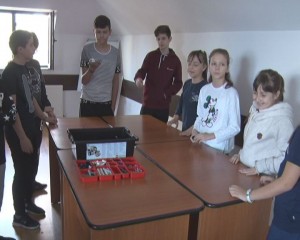CURSURI DE ROBOTICĂ PENTRU ELEVI. MONDO CONSULT SE ADRESEAZĂ ŞI COPIILOR