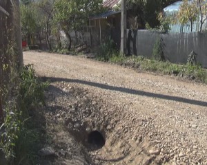 „ULTIMUL DRUM” A FOST REPARAT. CETĂŢENII MERGEAU FOARTE GREU LA CIMITIR
