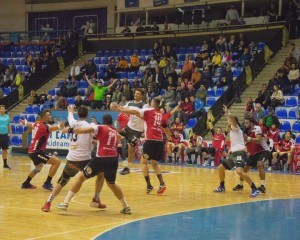 HC BUZĂU, ÎNCĂ UN EŞEC ÎN LIGA ZIMBRILOR. “LUPII” AU PIERDUT ACASĂ, CU DOBROGEA SUD