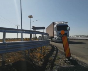 VIAŢA ŞOFERILOR, PUSĂ ÎN PERICOL. PREFECTURA ACUZĂ CNAIR, PENTRU PARAPEŢII METALICI