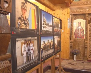 AFGANISTAN, CHIPURI ALE RĂZBOIULUI. EXPOZIŢIE FOTO DEDICATĂ EROULUI MĂDĂLIN STOICA
