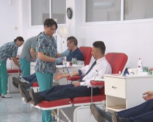 POLIȚIȘTII BUZOIENI, DONATORI FIDELI. OAMENII LEGII AU FOST LA CENTRUL DE TRANSFUZII