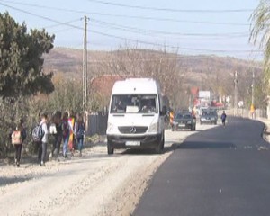ASFALTĂRI DE TOAMNĂ, PE DJ 203 K. ŞANTIERE PE CEL MAI AGLOMERAT DRUM JUDEŢEAN