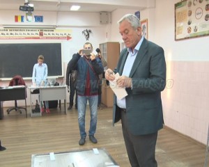 PRIMARUL TOMA, VOT MATINAL. EDILUL-ȘEF A VENIT CU SOȚIA LA URNE