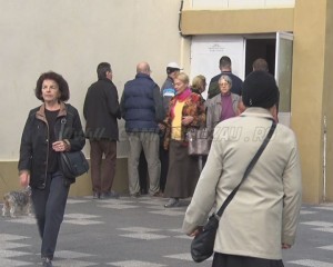 CE VOR BUZOIENII DE LA VIITORUL PREȘEDINTE? VOTANȚII ȘI-AU EXPRIMAT SPERANȚELE, LA IEȘIREA DE LA URNE