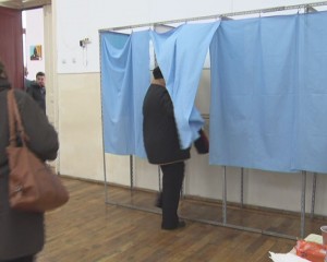 CE VOR BUZOIENII DE LA VIITORUL PREȘEDINTE ? VOTANȚII ȘI-AU EXPRIMAT SPERANȚELE, LA IEȘIREA DE LA URNE