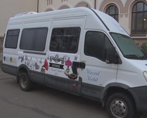 A FOST INAUGURAT ”MUZEUL PE ROȚI”. MUSEUM-BUS VA PLECA ÎN PRIMA SA CURSĂ