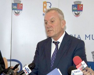 LA LOC COMANDA CU BANII PENTRU ASFALTĂRI ŞI ŞCOLI. PRIMARUL TOMA: “VOM GĂSI ALTE SURSE FINANCIARE”