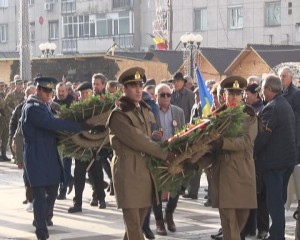 EROII REVOLUŢIEI, COMEMORAŢI LA BUZĂU. CEREMONIAL MILITAR-RELIGIOS ÎN PIAŢA DACIA