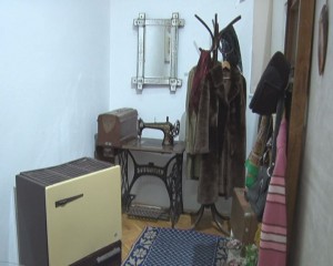 ÎNTRE REVOLUŢIE ŞI CRĂCIUN. EXPOZIŢIE TEMPORARĂ DEDICATĂ PERIOADEI COMUNISTE
