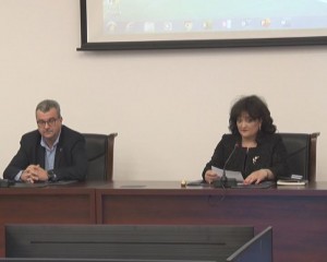 TENSIUNI ÎNTRE PREFECT ŞI SUBPREFECT. TELEFONUL DĂUNEAZĂ GRAV ÎN ŞEDINŢE
