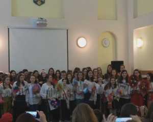 SERBARE DE CRĂCIUN, LA HASDEU. PROTAGONIŞTI: ZECI DE ELEVI AI COLEGIULUI