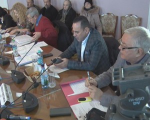 MUTARE SURPRINZĂTOARE. UN CONSILIER PSD A FOST MUTAT LA COADA MESEI DE CONSILIU
