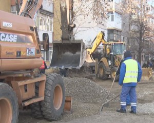 O NOUĂ PROVOCARE. VOR FI ASFALTATE TOATE PARCĂRILE DE PĂMÂNT DIN ORAŞ