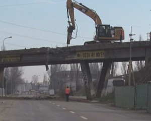 INTERZIS LA METALURGICA. SE OPREŞTE CIRCULAŢIA PE POD ŞI PE ȘOSEAUA BRĂILEI