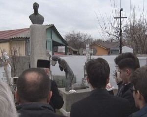 OMAGIU LUI BRÂNCUŞI. A FOST REÎNTREGIT ANSAMBLUL STATUAR DIN DUMBRAVA