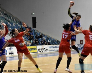 ÎNFRÂNGERE ÎN OLTENIA ŞI OUT DE PE PODIUM. GLORIA A PIERDUT CLAR, 18 LA 23, CU SCM CRAIOVA