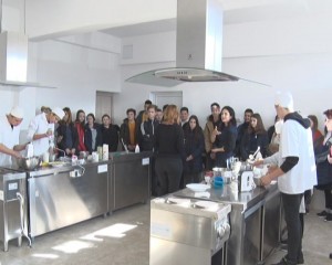 MĂIESTRIE ÎN BUCĂTĂRIE, LA TEHNIC. PREPARATE DELICIOASE PREGĂTITE DE ELEVI