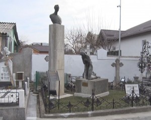 SOLICITARE EXPRESĂ. PRIMĂRIA VREA BUSTUL DE LA DUMBRAVA PENTRU ÎNCĂ 10 ANI