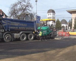 AU ÎNCEPUT ASFALTĂRILE.  A FOST PORNITĂ STAȚIA MARE DE ASFALT