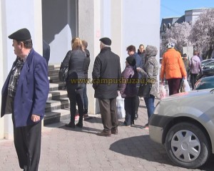 LA COADĂ, AFARĂ! ACCES CONTROLAT LA OPERATORII PRIVAŢI