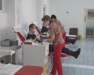 JANDARMII AU RĂSPUNS APELULUI CENTRULUI DE TRANSFUZII. AU DONAT SÂNGE PENTRU SEMENII AFLAȚI ÎN NEVOIE