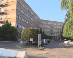 SPITALUL RÂMNICU SĂRAT, TAMPON DE COVID-19. PACIENŢII AU FOST TRANSFERAŢI LA BUZĂU