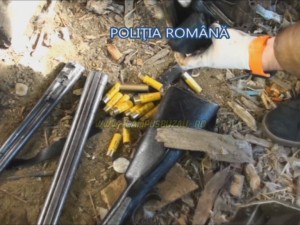 DESCINDERI LA BRACONIERI. ARME ŞI CARTUŞE CONFISCATE