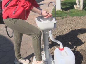 PRIMELE LAVOARE ANTI COVID. CÂTEVA APARATE, INSTALATE LA PIAŢĂ