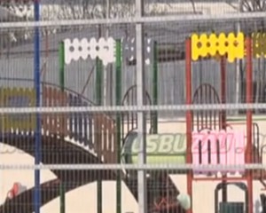 LA JOACĂ, MAI TÂRZIU. A FOST TERMINAT LOCUL DE JOACĂ DE LA ŞCOALA 16