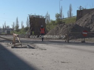 SE TOARNĂ PILONII. PODUL DE LA METALURGICA ESTE ÎN GRAFIC