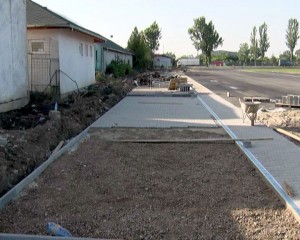 VIZITĂ LA STADION. PREȘEDINTELE FR ATLETISM A FOST LA BUZĂU