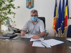 PREFECTUL A REVENIT. IPOTEZĂ ȘOC. DIMIAN: “BĂNUIESC PE CINEVA, CĂ M-A INFECTAT!”