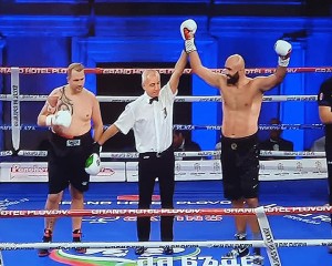 BORNA 20 PENTRU BOGDAN DINU. BUZOIANUL L-A BĂTUT MĂR PE BLUEMLE